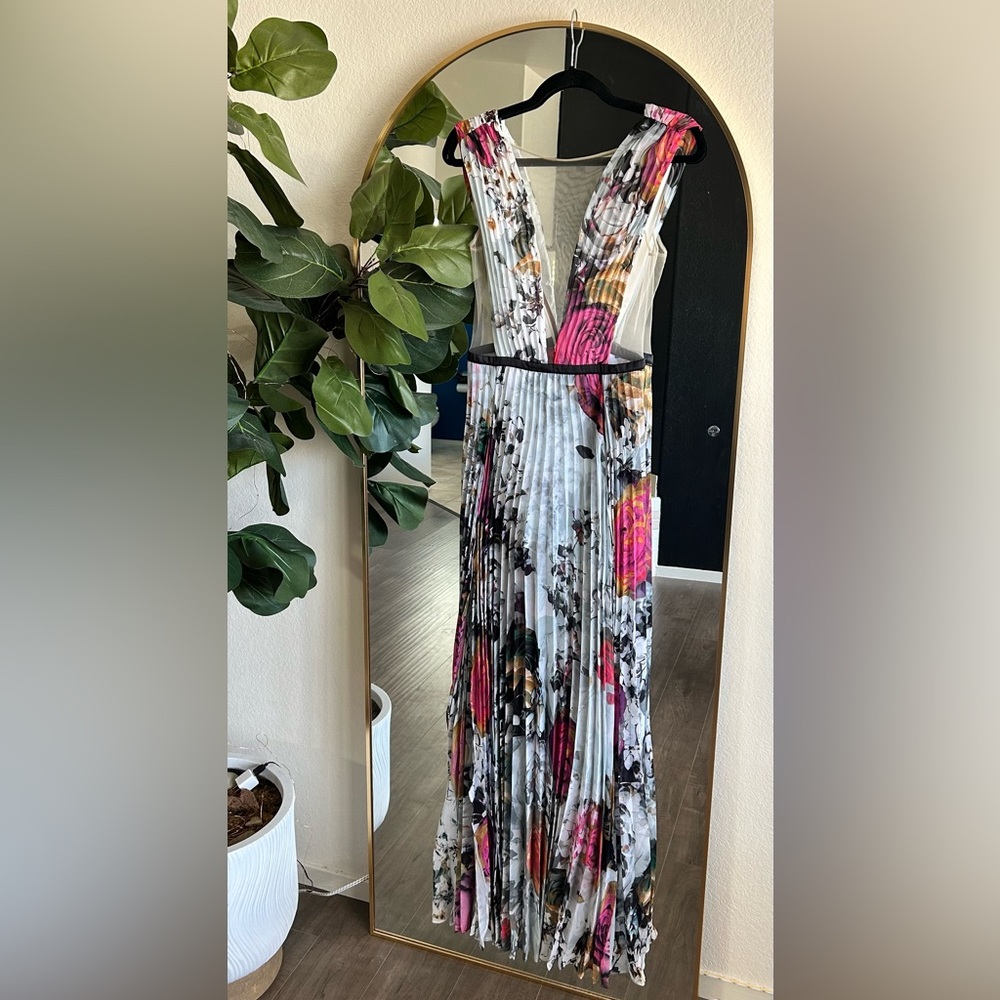 Bebe Vintage Floral pleated Dress with built in short
